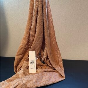 NWT Calvin Klein Tan Patterned Scarf